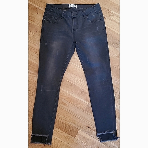 One Teaspoon Freebird II Distressed Step Hem Black Dark Fantasy Jeans Size 30 - Picture 2 of 15